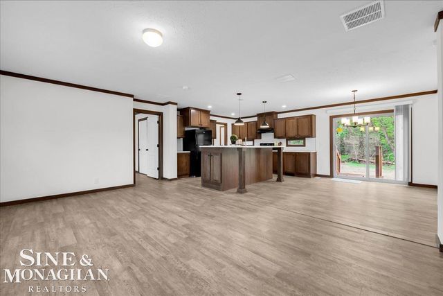 2060 Washington Street, Algonac, MI 48001