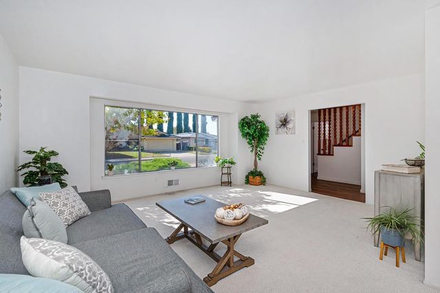 6618 Trudy Way, Sacramento, CA 95831