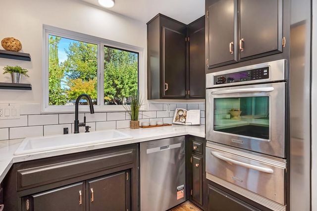 6618 Trudy Way, Sacramento, CA 95831