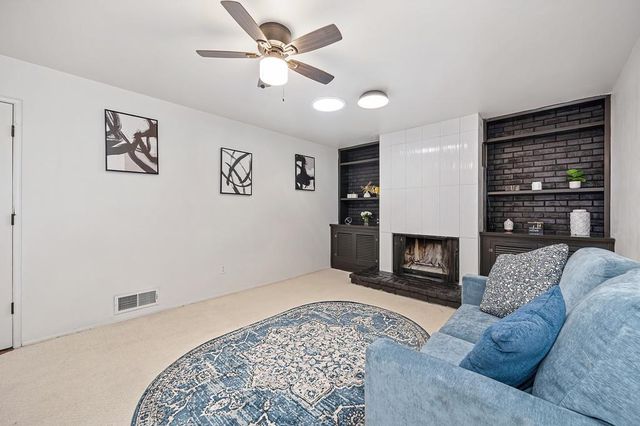 6618 Trudy Way, Sacramento, CA 95831