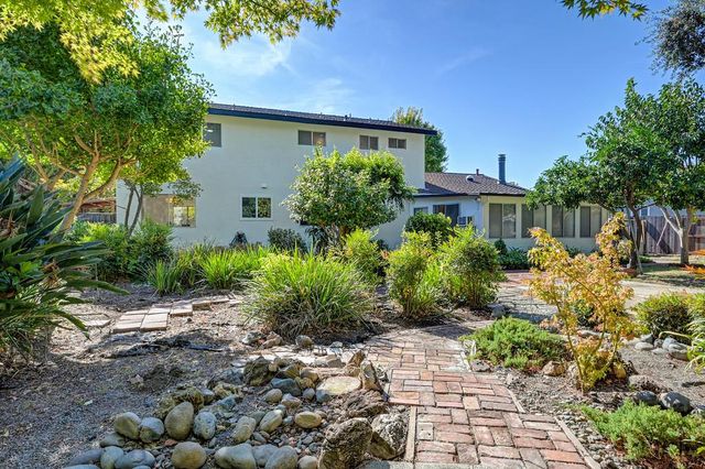 6618 Trudy Way, Sacramento, CA 95831