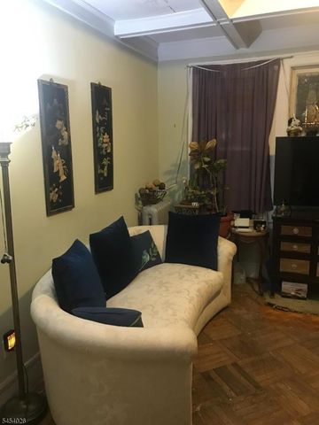 24 Montrose St, Newark City, NJ 07106