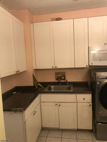 24 Montrose St, Newark City, NJ 07106