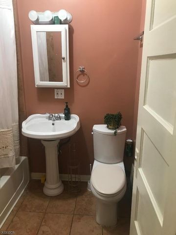 24 Montrose St, Newark City, NJ 07106