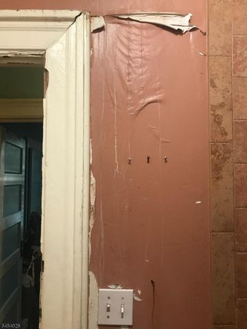 24 Montrose St, Newark City, NJ 07106
