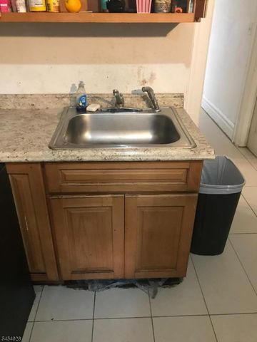 24 Montrose St, Newark City, NJ 07106