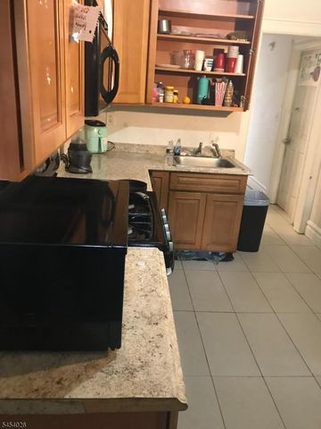 24 Montrose St, Newark City, NJ 07106