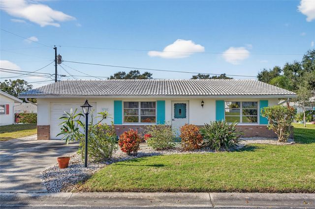 9238 140TH LANE, Seminole, FL 33776