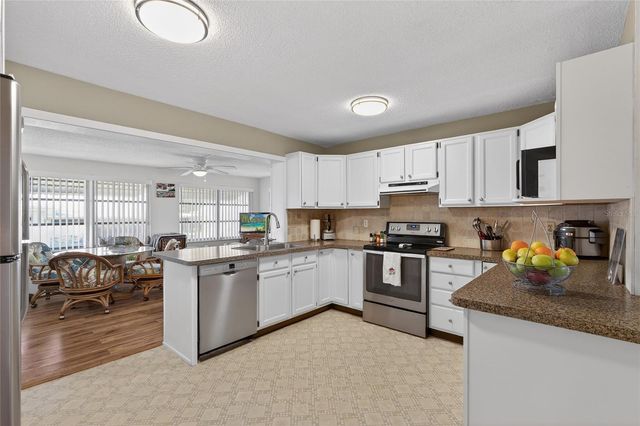 9238 140TH LANE, Seminole, FL 33776