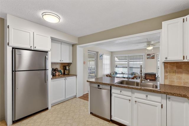 9238 140TH LANE, Seminole, FL 33776