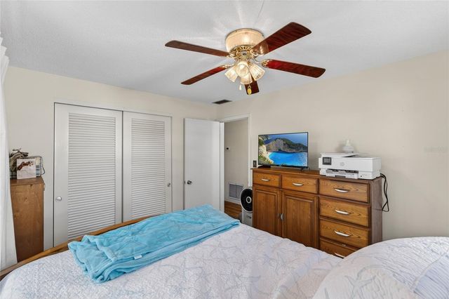 9238 140TH LANE, Seminole, FL 33776