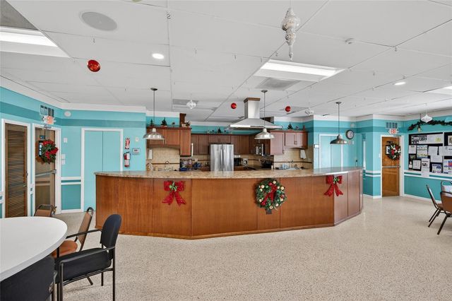 9238 140TH LANE, Seminole, FL 33776