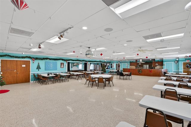 9238 140TH LANE, Seminole, FL 33776