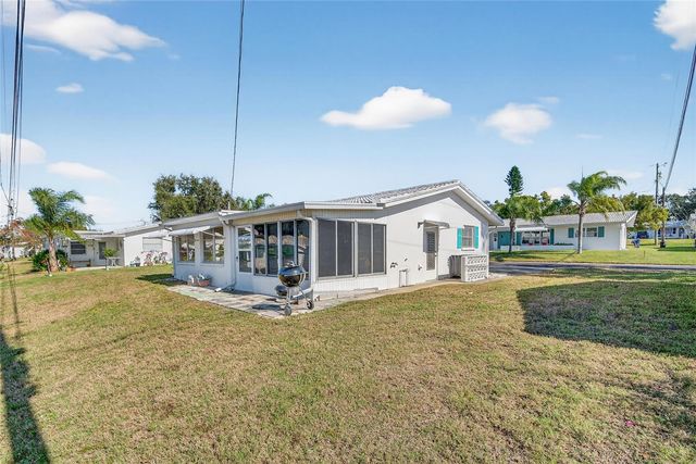 9238 140TH LANE, Seminole, FL 33776