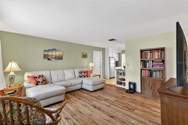 9238 140TH LANE, Seminole, FL 33776