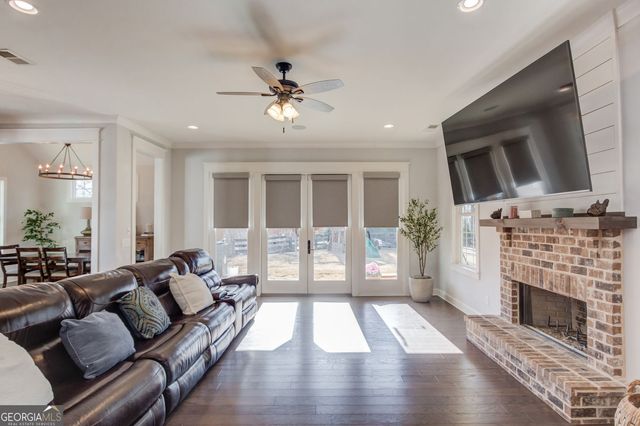 6444 Point Twenty Two, Gainesville, GA 30506