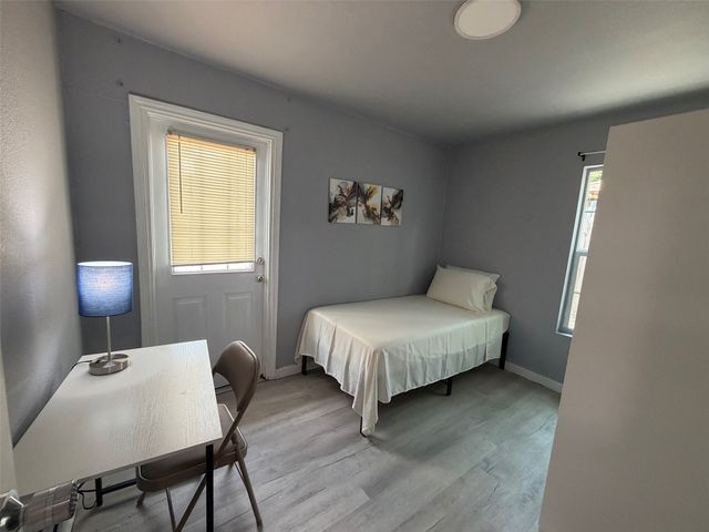 714 SW Dallas Street, Grand Prairie, TX 75051