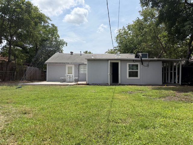 714 SW Dallas Street, Grand Prairie, TX 75051