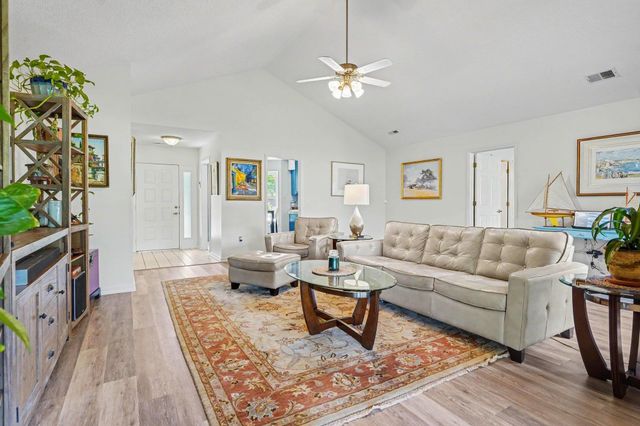 119 Birchwood Ln., Conway, SC 29526