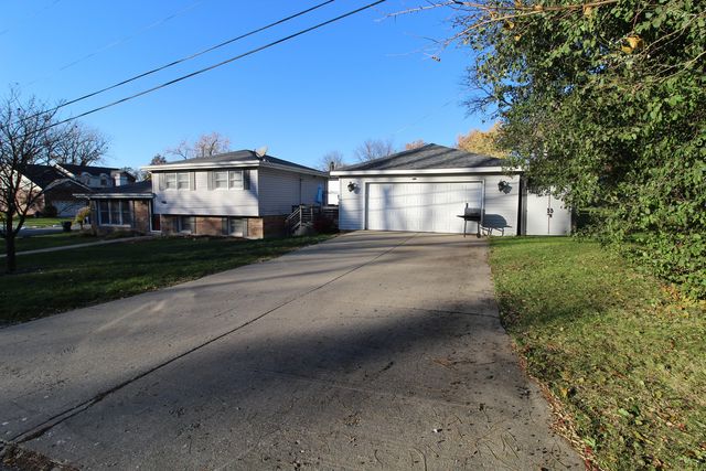 18157 Rockwell Avenue, Homewood, IL 60430