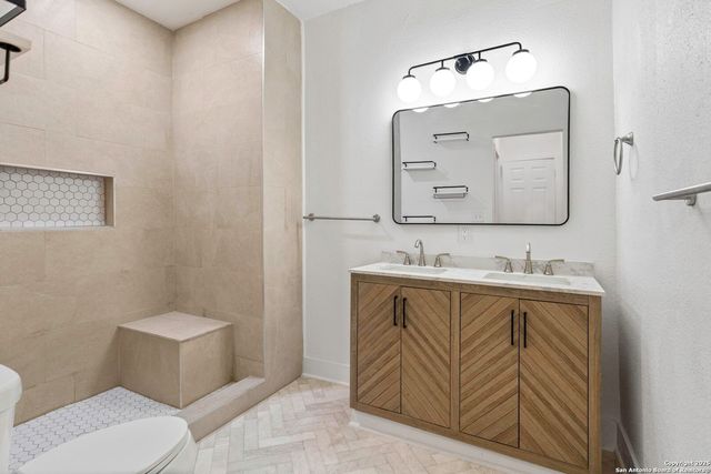 147 E Baylor, San Antonio, TX 78204