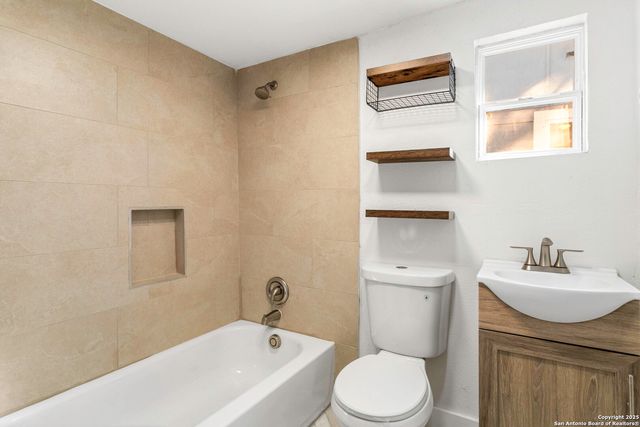 147 E Baylor, San Antonio, TX 78204