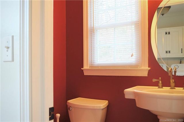 16 Dawn Lane, Ridgefield, CT 06877