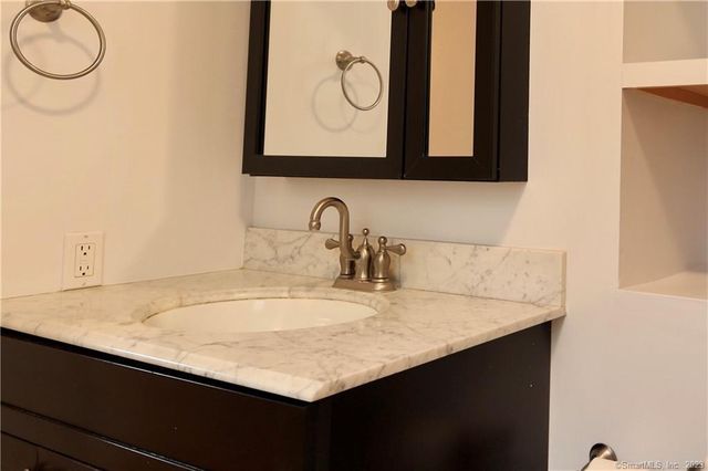 16 Dawn Lane, Ridgefield, CT 06877