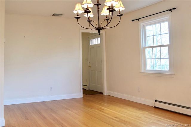 16 Dawn Lane, Ridgefield, CT 06877