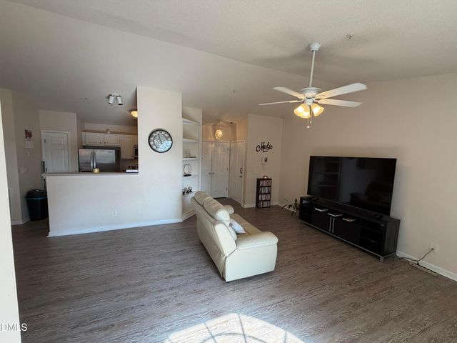 3696 Cotswold Avenue 3c, Greensboro, NC 27410