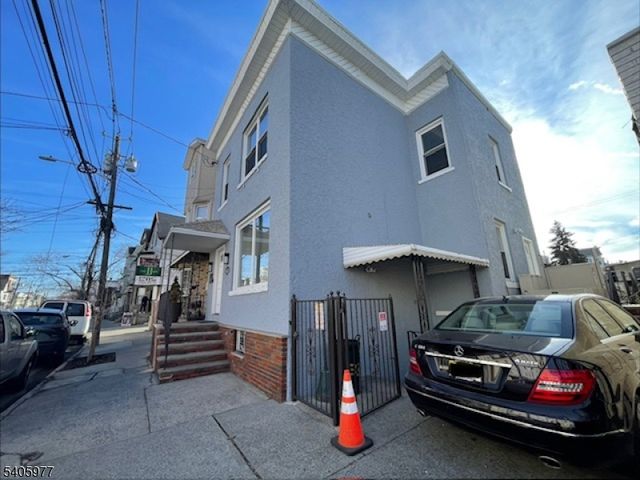 332 Lafayette St, Newark City, NJ 07105