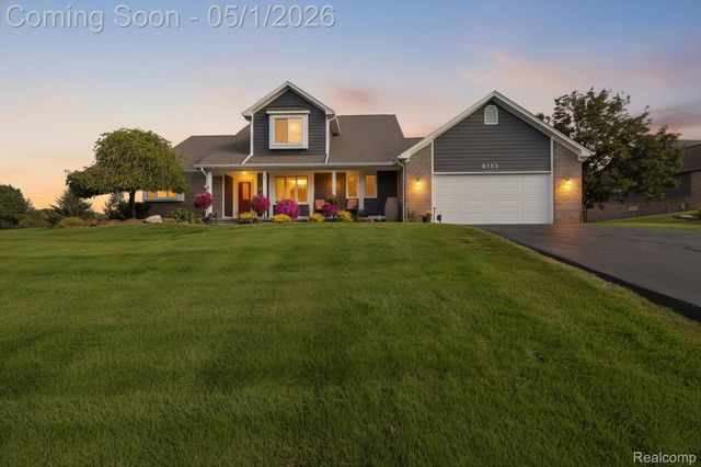6153 Rosewood Parkway, White Lake Charter Township, MI 48383