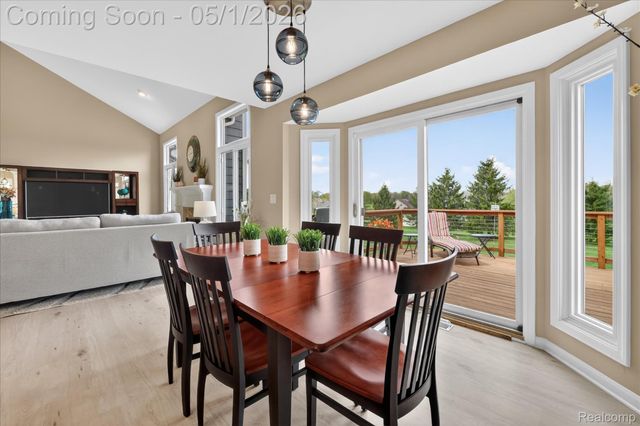 6153 Rosewood Parkway, White Lake Charter Township, MI 48383