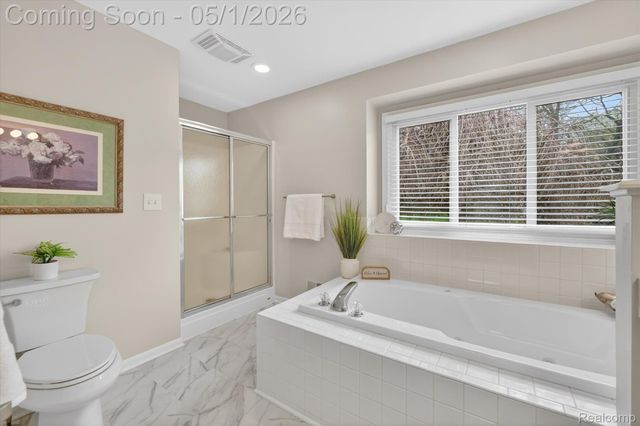 6153 Rosewood Parkway, White Lake Charter Township, MI 48383