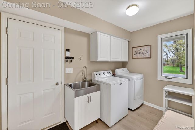 6153 Rosewood Parkway, White Lake Charter Township, MI 48383