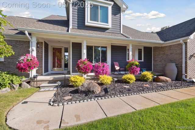 6153 Rosewood Parkway, White Lake Charter Township, MI 48383