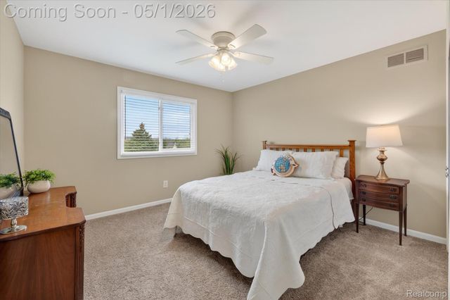 6153 Rosewood Parkway, White Lake Charter Township, MI 48383