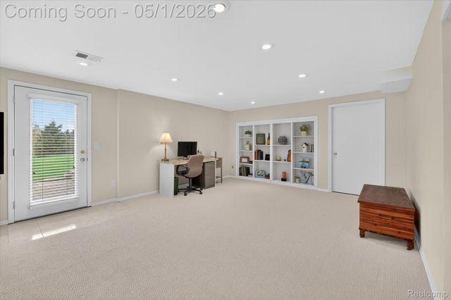 6153 Rosewood Parkway, White Lake Charter Township, MI 48383