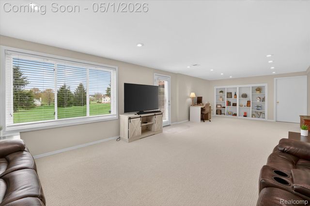 6153 Rosewood Parkway, White Lake Charter Township, MI 48383