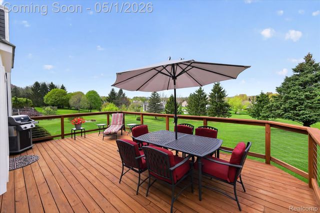 6153 Rosewood Parkway, White Lake Charter Township, MI 48383