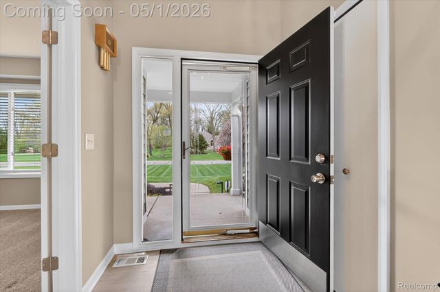 6153 Rosewood Parkway, White Lake Charter Township, MI 48383