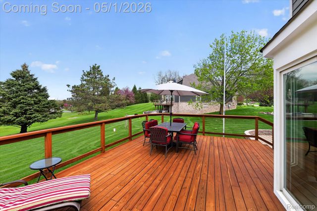 6153 Rosewood Parkway, White Lake Charter Township, MI 48383