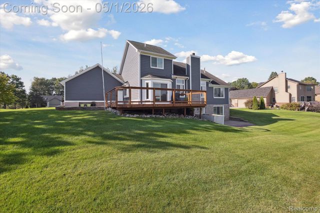6153 Rosewood Parkway, White Lake Charter Township, MI 48383