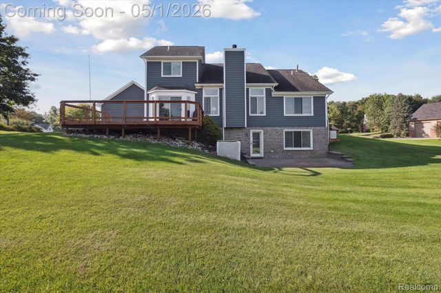 6153 Rosewood Parkway, White Lake Charter Township, MI 48383