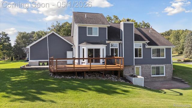 6153 Rosewood Parkway, White Lake Charter Township, MI 48383