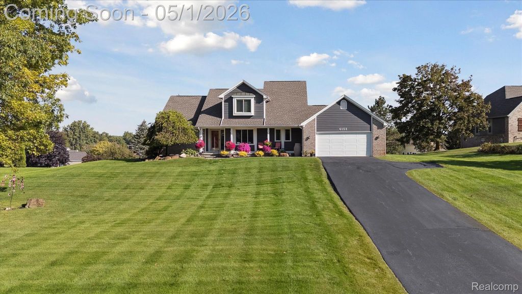 6153 Rosewood Parkway, White Lake Charter Township, MI 48383
