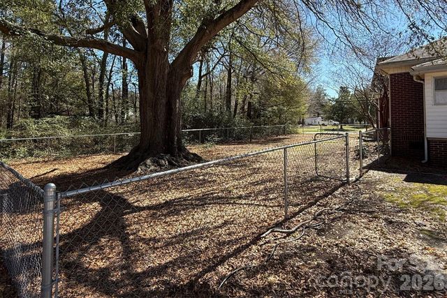 509 E Hilton Street, Kershaw, SC 29067