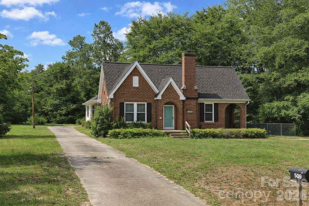 509 E Hilton Street, Kershaw, SC 29067