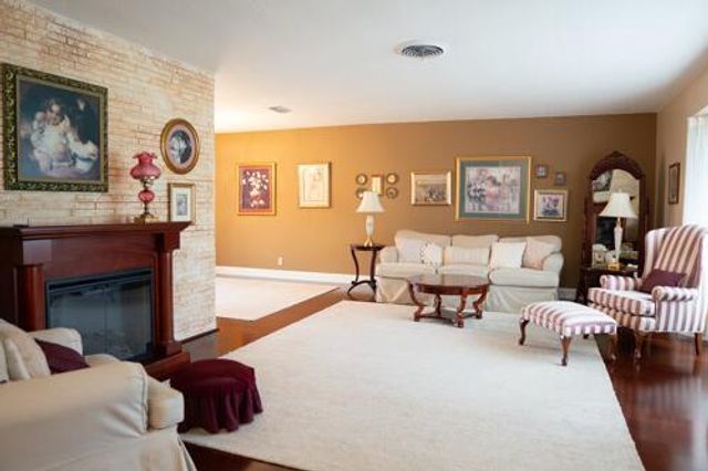 5541 SW 7th Street, Plantation, FL 33317