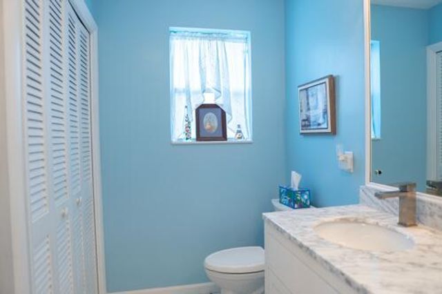 5541 SW 7th Street, Plantation, FL 33317